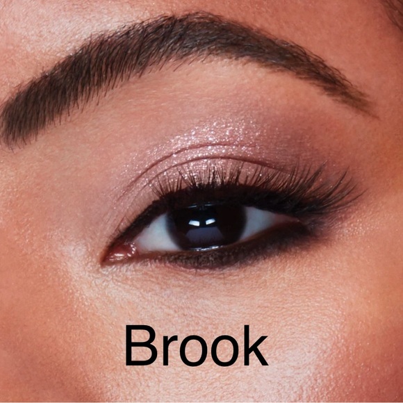 Stilla Shimmer & Glow Liquid Eye Shadow- Kitten - Picture 13 of 14